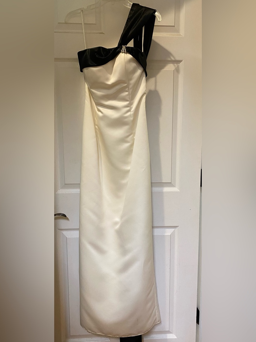 Jessica McClintock Ivory Maxi Dress with Black One-Shoulder Detail